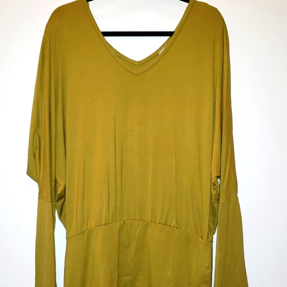 Newport News Tops - Newport News Dolman sleeve tunic top